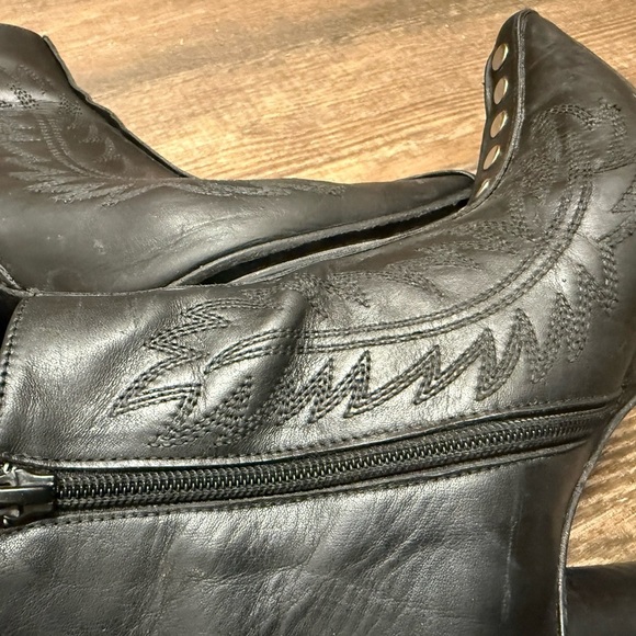TOGA Pulla 37.5 (7-7.5) EUC Stud Boots with western sewn detail and metal heel - Picture 11 of 15